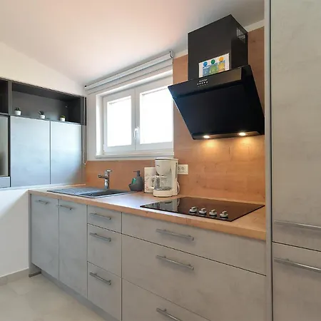 Apartments Orange 669 Apartment Fažana