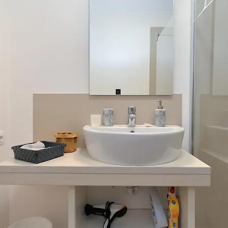 Apartments Orange 669
