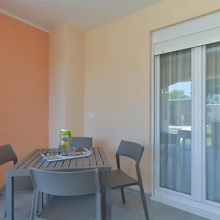 Apartments Orange 669 *