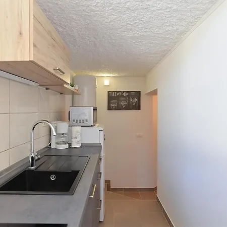 Apartments Orange 669