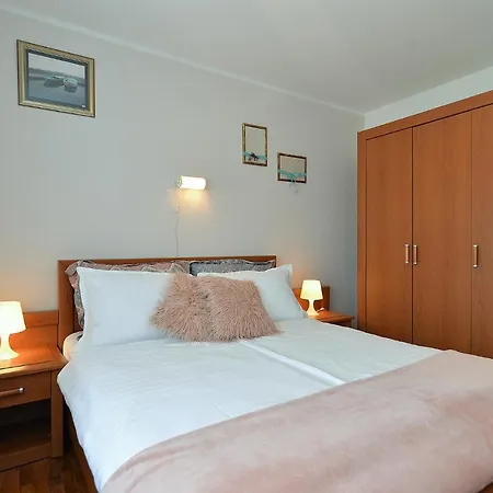 Apartment Apartments Orange 669