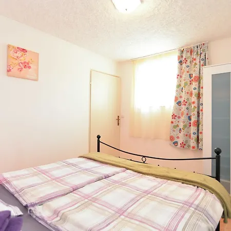 Apartments Orange 669 *